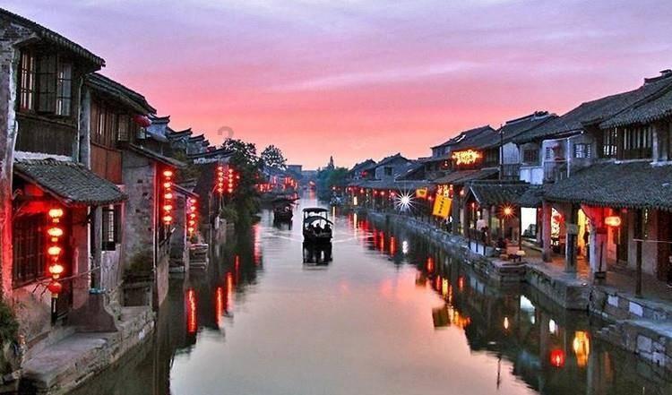 广陵区阳光志愿者协会联合开展“爱心年夜饭共享幸福年”活动